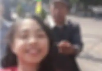 Punya Ilmu Apa? Pengendara Ojek Online Cantik Ini Malah Selfie Saat Dimaki Ojek Pangkalan