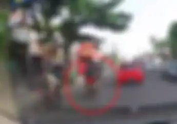 Sering Kejadian, Gara-gara Kejar Lampu Hijau Pengendara Motor Ini Terkapar