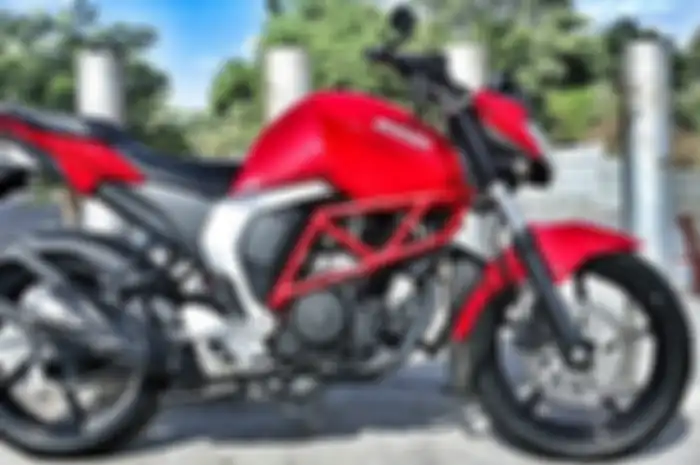 Cukup ada engine guard tralis (tubular) untuk membuat Byson Fi jadi Ducati Street Fighter