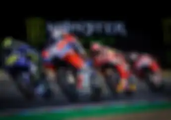 Pelelangan Amal di MotoGP Inggris, Lelang Yang Paling Mahal Selfie Bareng Valentino Rossi Loh..