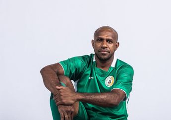 Pulang Kampung, Boaz Solossa Dilepas PSS Sleman ke Persipura Jayapura