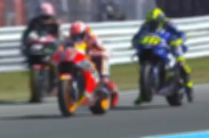 Marc Marquez dan Valentino Rossi latihan start