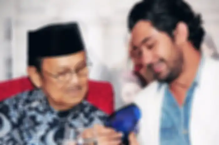 Reza Rahadian Menangis Dengar BJ Habibie Wafat: Selamat Bertemu Kembali dengan Eyang Ainun