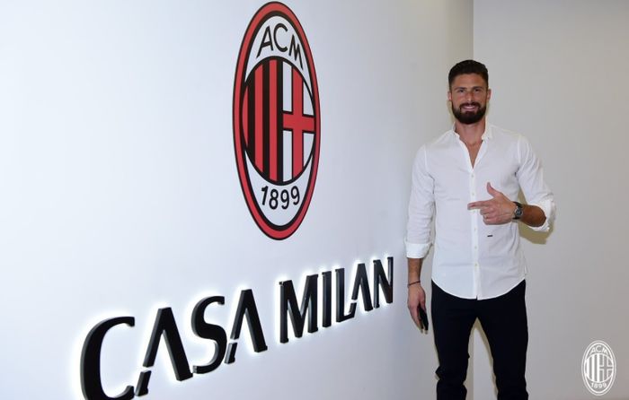 Olivier Giroud, resmi bergabung ke AC Milan.