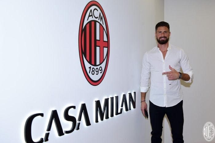 Olivier Giroud, resmi bergabung ke AC Milan.