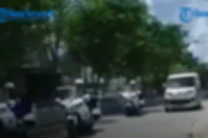 Video Cara Ambulans Salip Rombongan Moge Pengawal Presiden Jokowi, Langsung Dikasih Jalan