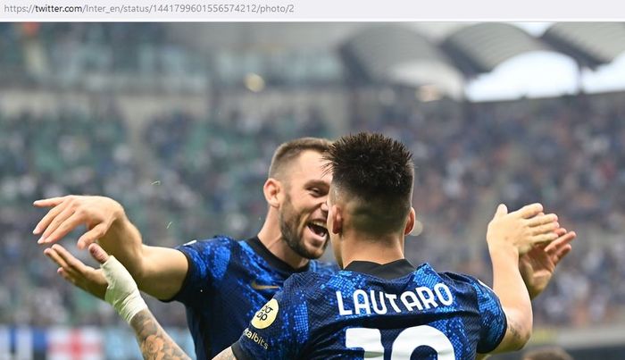 Striker Inter Milan, Lautaro Martinez, melakukan selebrasi dalam laga Liga Italia kontra Atalanta di Stadion Giuseppe Meazza, Sabtu (25/9/2021).