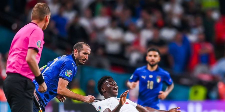 Pelanggaran Chiellini ke Bukayo Saka Bukti Solidnya Pertahanan Italia