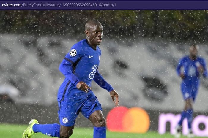 Gelandang Chelsea, N'Golo Kante dalam laga leg kedua semifinal Liga Champions melawan Real Madrid pada Rabu (5/5/2021).