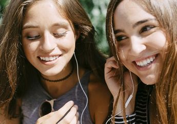 Jangan Lagi Pinjamkan Eearphone ke Orang Lain, Bisa Berdampak Pada Kesehatan