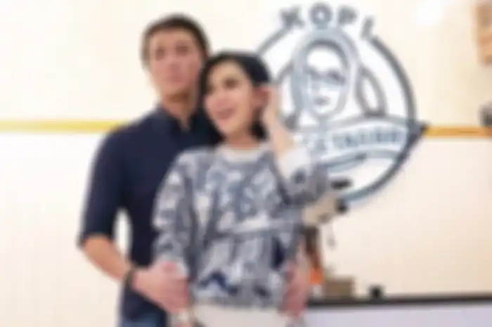 Syahrini dan Reino Barack