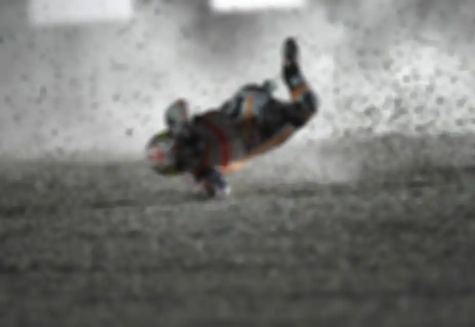 Dani Pedrosa crash di tes Qatar