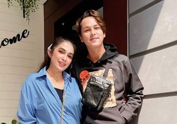  Terbaring di Ranjang Rumah Sakit Gegeara Pendarahan Saat Lebaran Tahun Lalu, Ussy Sulistiawaty Curhat Penuh Haru di Hari Raya Idul Fitri 2021: Cuma Bisa Sedih...