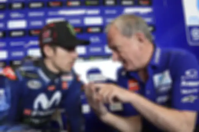 Maverick Vinales dan kepala mekaniknya, Ramon Forcada