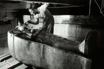 Raja Tutankhamun: Bagaimana Sebuah Makam Mampu Menyihir Dunia?
