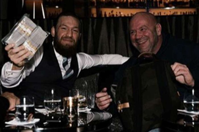 Potret Conor McGregor bersama Presiden UFC, Dana White.
