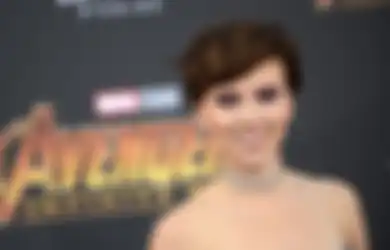 Dengerin Merdunya Suara Scarlett Johansson Mengcover Lagu U2
