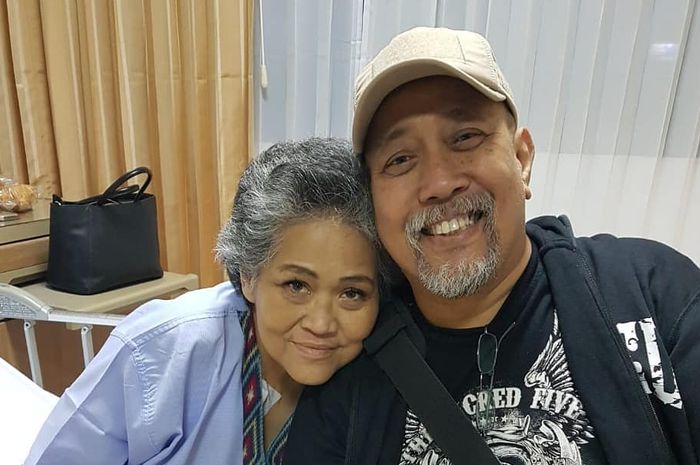 Istri Indro Warkop meninggal dunia, semasa sakit Nita Octobijanthy selalu mencemaskan suaminya