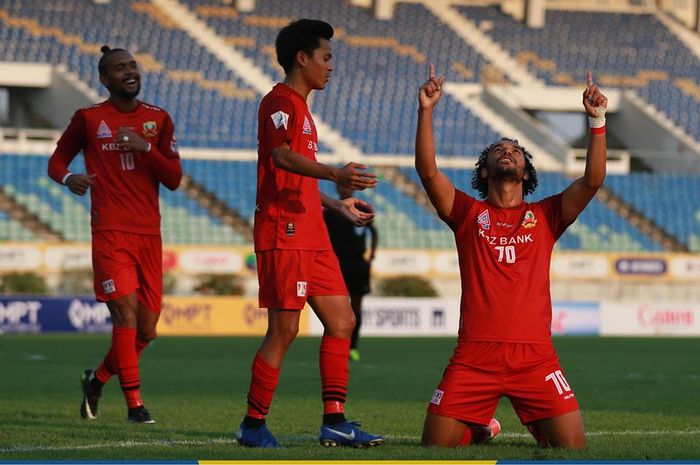 Sukacita Hedipo Gustavo (70) seusai mencetak gol untuk Shan United ke gawang Magway FC pada lanjutan Liga Myanmar 2019, 7 April 2019. 