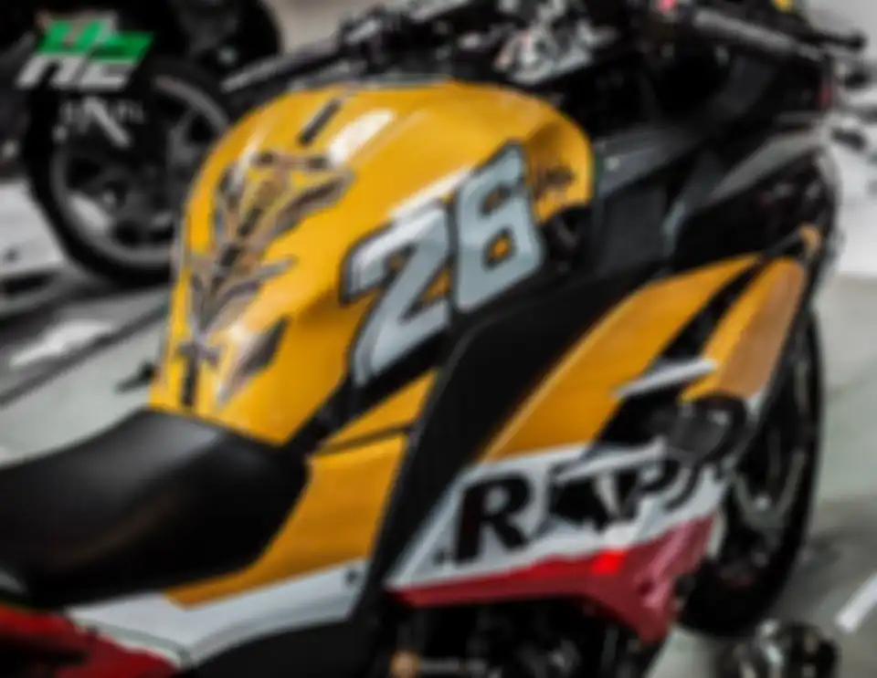 Fans Dani Pedrosa nih kayaknya?