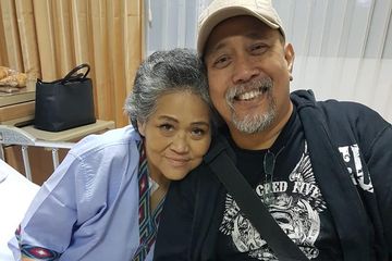 Sweet, Begini Cara Indro Temani Istri Lawan Kanker Meski Tengah LDR