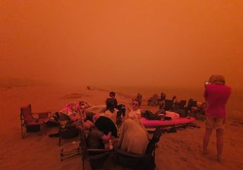 Langit di Australia Ini Mendadak Merah Darah Dilengkapi Dengan Hujan Arang, Ada Apa?