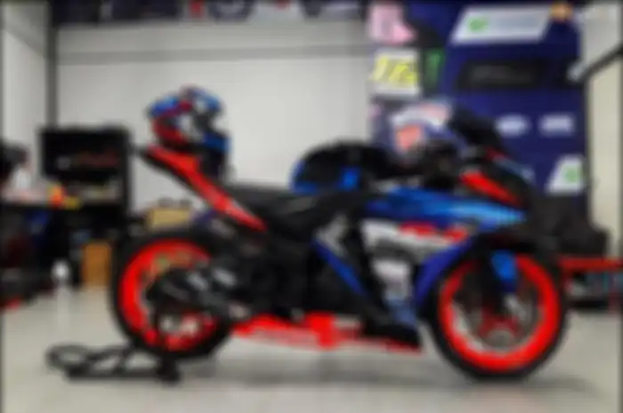 Yamaha R3/R25 tampil bergaya racing look
