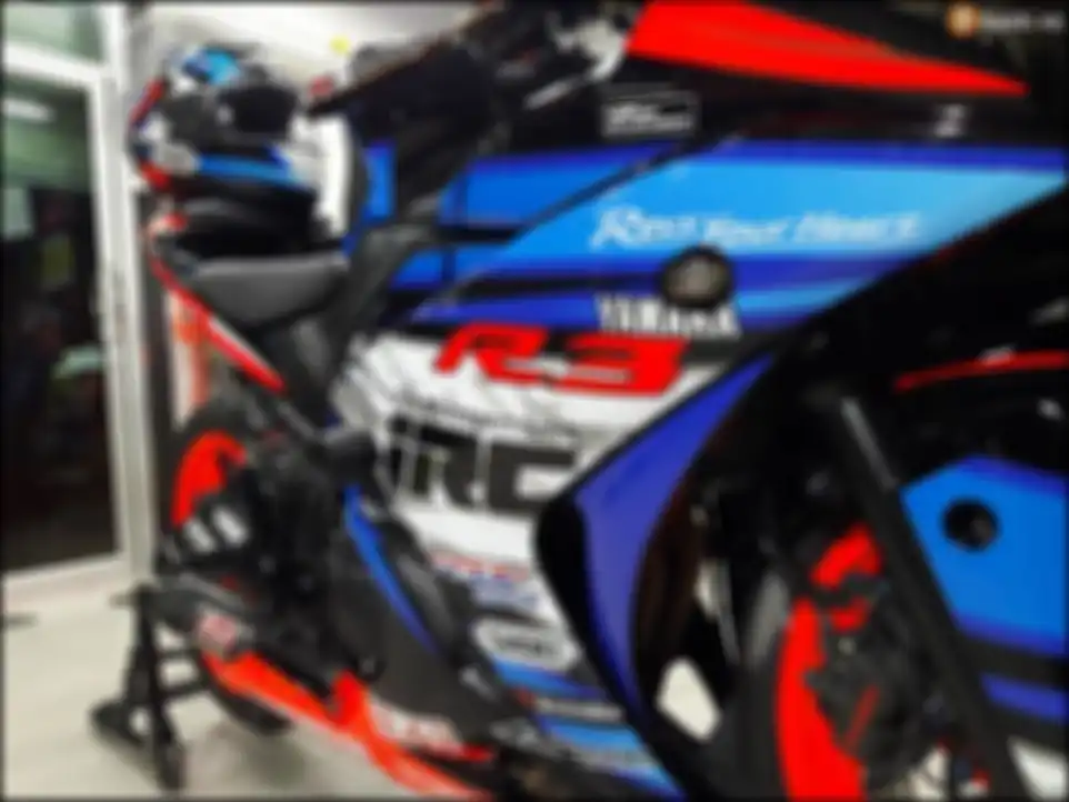 Yamaha R3/R25 tampil bergaya racing look