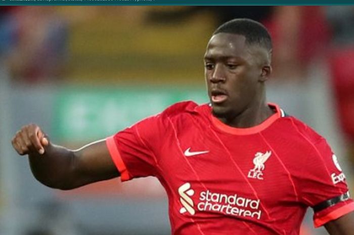 Bek anyar Liverpool, Ibrahima Konate, mengomentari minimnya kesempatan bermain dirinya bersama The Reds di musim 2021-2022.