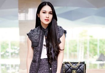 Tenteng Tas Puluhan Juta Meski #DiRumahAja Potret Sandra Dewi Sukses Bikin Netizen Salfok Lantaran Ada Lift di Rumahnya, Netizen: Rumah Rasa Mall!