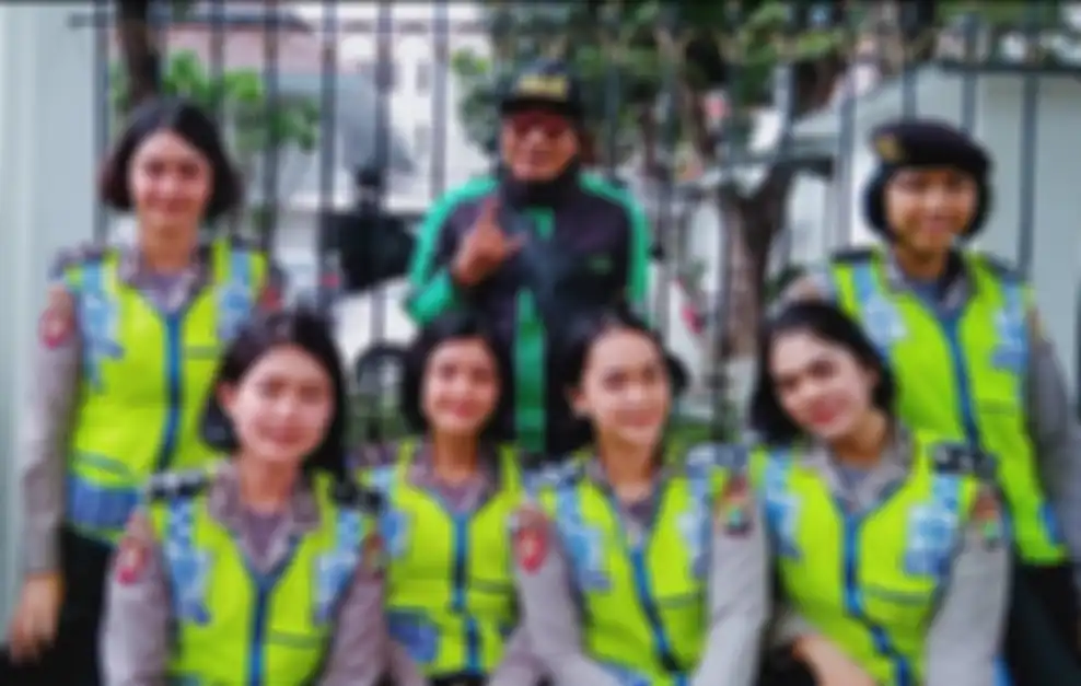 Sempet-sempetnya bro yang satu ini