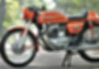 Honda CB200 Bergaya Café Racer Old Skool, Makin Tua Makin asyik 