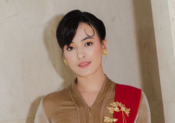 Mawar Eva Tampil Tradisional Berbalut Kebaya Beludru Saat HUT Jakarta, Menawannya Gadis Indonesia!