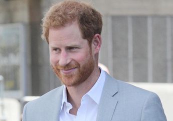 Wajah Pangeran Harry Jadi Merah Padam Setelah Dirinya Bertemu Seorang Aktivis Wanita