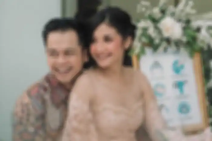 Clerence Chyntia Audry, istri drummer NOAH, dinyatakan meninggal dunia akibat kanker.