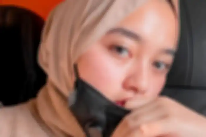Anggap Remeh Virus Corona, Ucapan YouTuber Indira Kalistha yang Mengaku Hanya Pakai Masker saat Ditegur Tuai Kecaman Netizen: Ngomong Kaya Gini Gak Ada Akhlaknya!