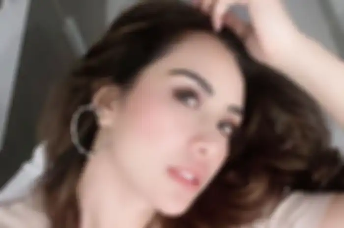Setelah dua tahun betah menjanda, Shinta Bachir buka-bukaan soal urusan ranjangnya, seperti apa?