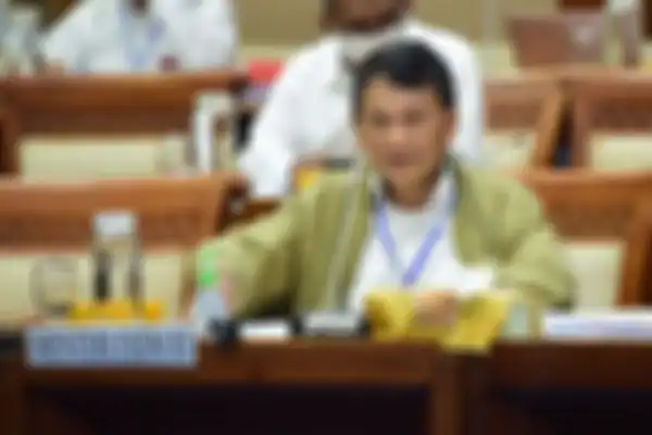 Menteri ESDM Arifin Tasrif, sebut motor listrik lebih hemat 50 persen untuk biaya pengeluaran harian dibanding motor konvensional.