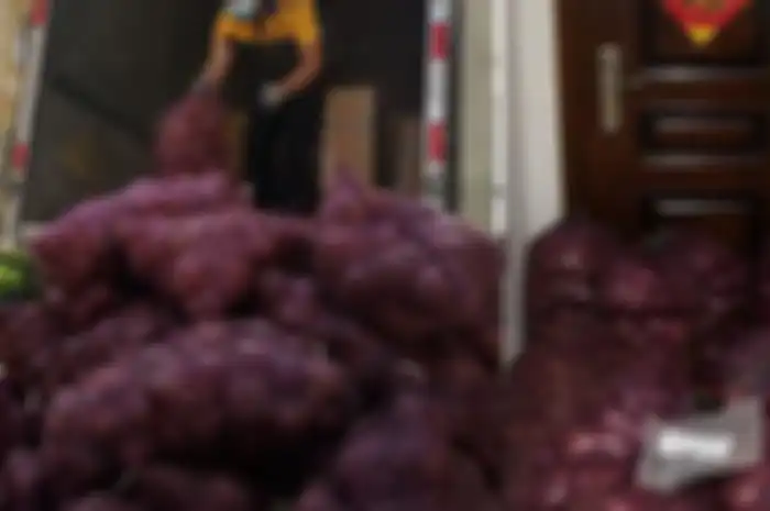 Seorang gadis kirimkan 1 ton bawang merah ke rumah mantan pacarnya.