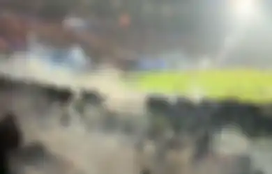 Basuh Kulit dengan Susu, Begini Cara Menangani Tubuh yang Terpapar Gas Air Mata, Melepas Pakaian pun Harus Hati-hati!
