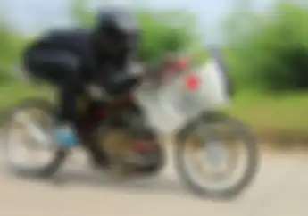 Oli Samping Motor 2-tak Yang Bagus Itu Yang Wangi?