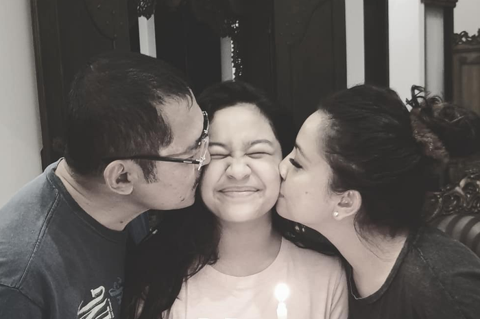 Anak Mayangsari, Khirani Trihatmodjo bersama Mama, Mayangsari dan Papa, Bambang Trihatmodjo