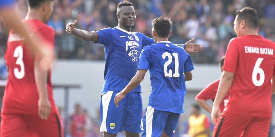 Statistik Tanpa Ezechiel N'Douassel, Persib Bandung Lebih Banyak Kalah