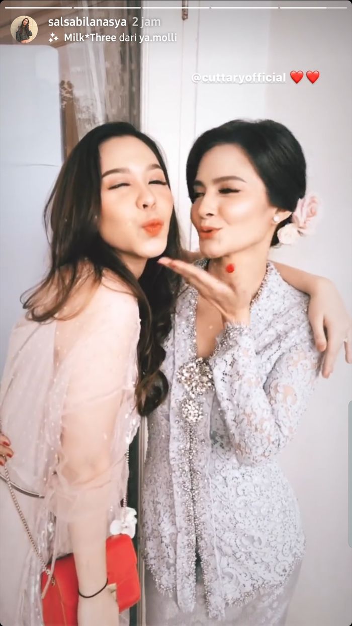 Penampilan anggun Cut Tari saat menikah dengan Richard Kevin.