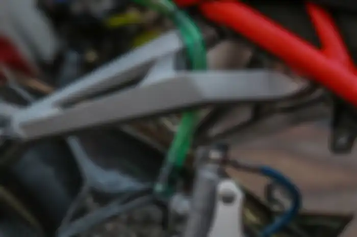 HRC Fluid Tube, pengganti tabung reservoir rem belakang