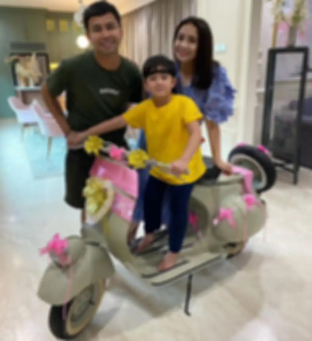 Kado Vespa dari Gigi untuk ulang tahun Raffi