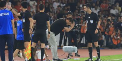 Buntut Aksi Menunduk, Kim Sang-sik Dikecam Melecehkan Wasit!
