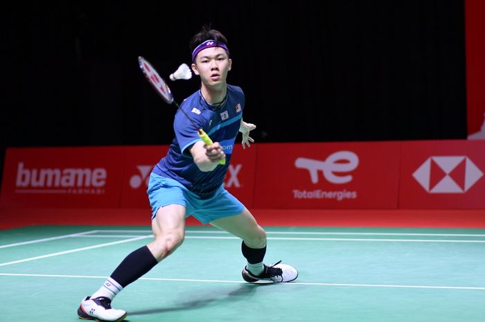 Pebulu tangkis tunggal putra Malaysia, Lee Zii Jia, pada BWF World Tour Finals 2021 di Bali International Convention Centre, Nusa Dua.