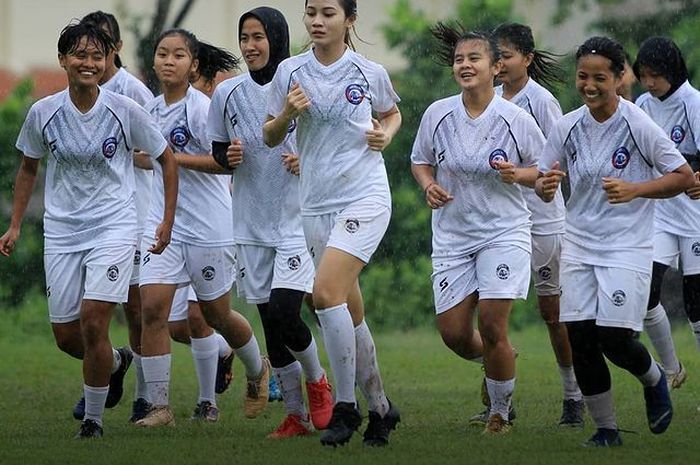 Potret para pemain Arema FC Putri saat berlatih.