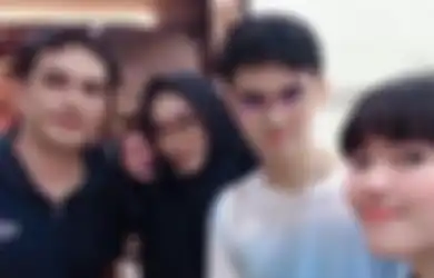 Potret Putra Sulung Rina Gunawan dan Teddy Syah yang Sempat Jadi Sorotan karena Ketampanannya, Sang Ibu Pernah Bagikan Pesan Mengharukan di Hari Jadinya ke-20